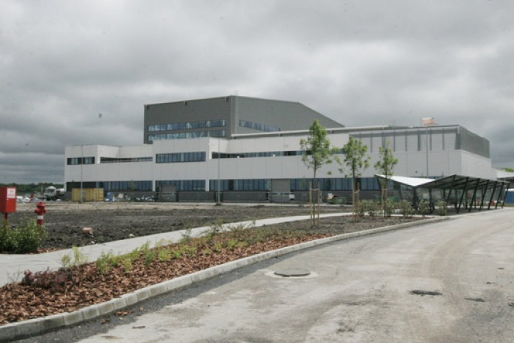 Irodaépületet avattak a Bázisrepülőtéren