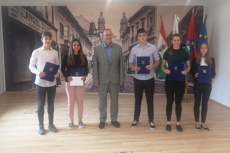 Díjazták a legjobban tanuló és sportoló diákokat