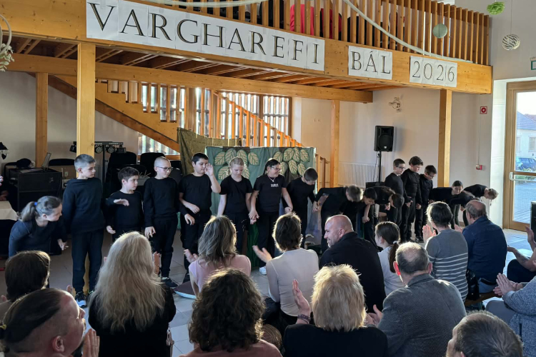 Szívből jövő taps kísérte a Nemesgörzsönyi Gyöngyök bemutatóját