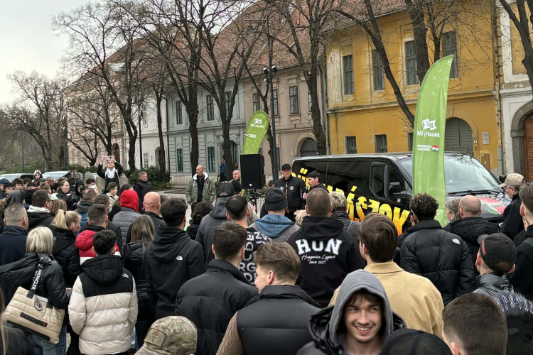 Pápán tartottak közönségtalálkozót a Bűnvadászok