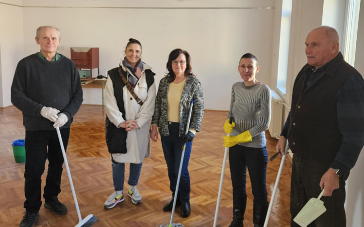 Mindenki dolgozott a Huszár Közösségi Házban