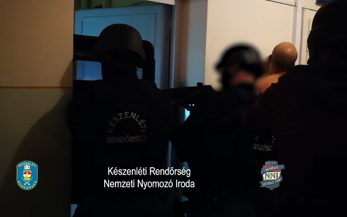 Elfogták egy embercsempész bűnszervezet vezetőjét - VIDEÓVAL 