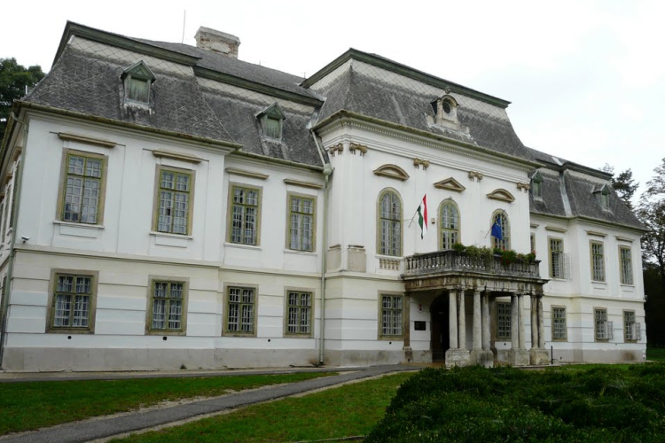 54 millió forintból fejlesztették a lovászpatonai iskolát