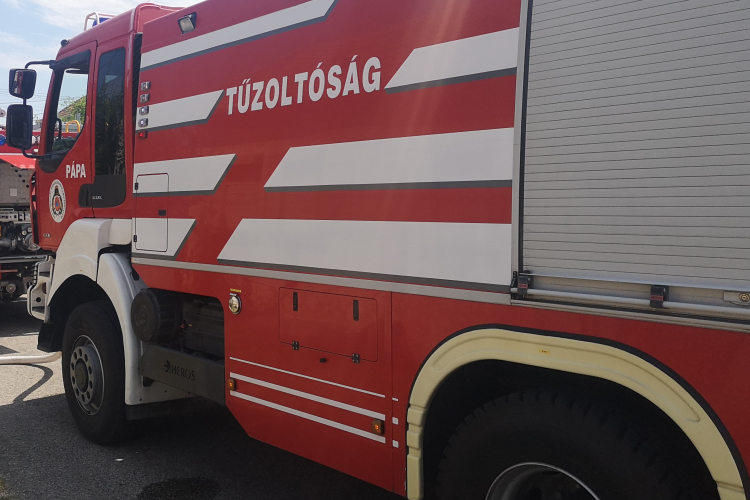 Rájuk akarta gyújtani a házat