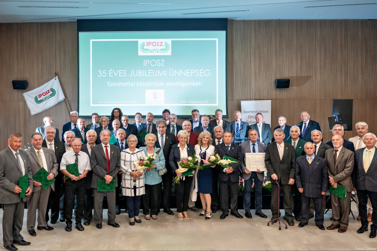 Egynek minden nehéz; soknak semmi sem lehetetlen – 35 éves jubileumát ünnepelte az IPOSZ