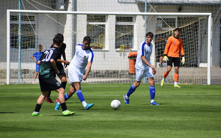 A pápai stadion gyepének minőségét méltatják Szombathelyen