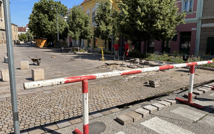 Egyelőre lezárva marad a Plébánia sor
