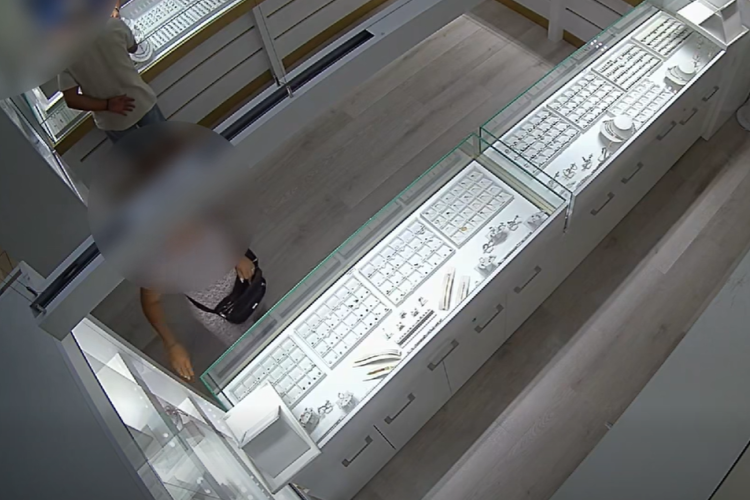Pápán is loptak a Budapesten elfogott ékszertolvajok - Videó
