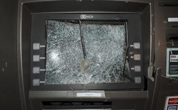 Elfogták egy bankautomata megrongálóját