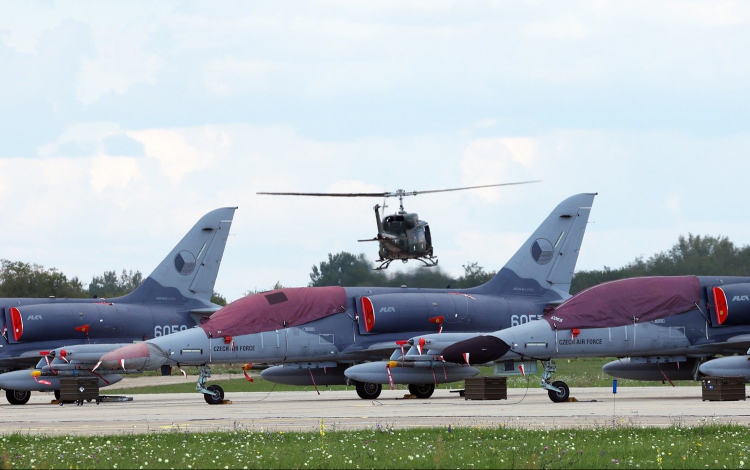 Helikopter harcászati oktatóképző gyakorlat kezdődött Pápán