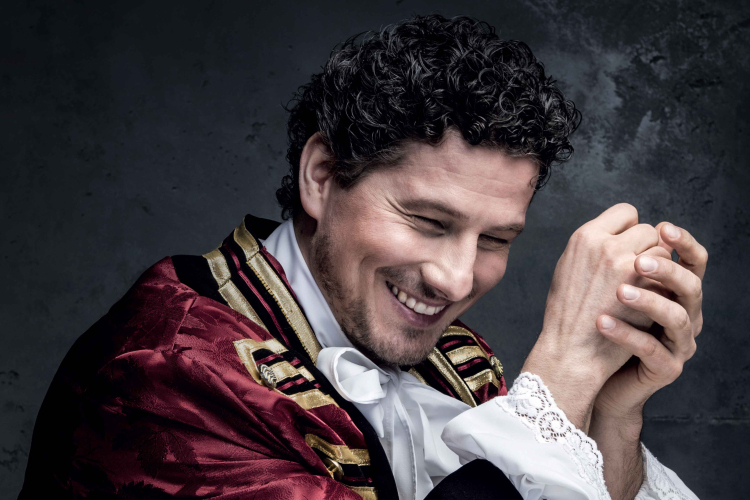 Pápán ad koncertet Rákász Gergely