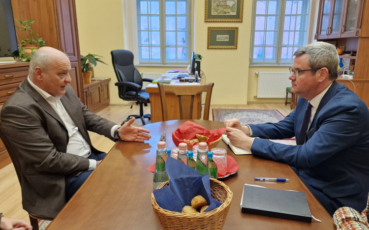 Grőber Attilával egyeztetett Takács Péter