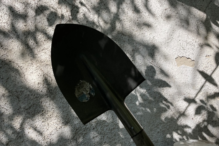 Felfegyverkezve estek egymásnak a korábbi élettársak