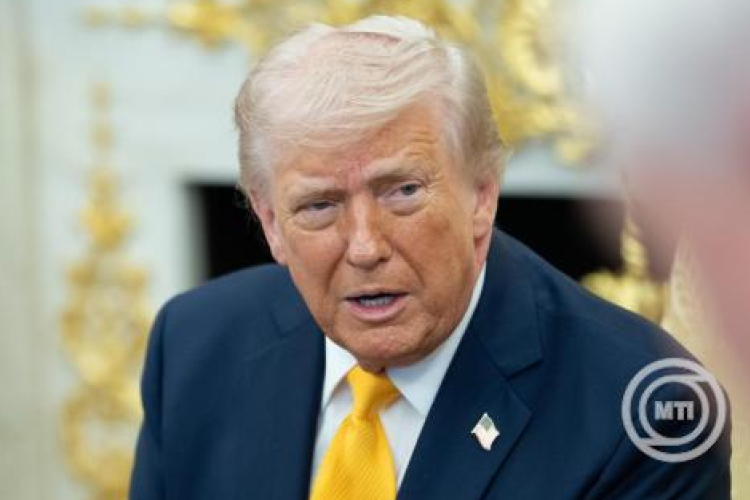 Donald Trump szerint hétfőn is folytatódtak az egyeztetések vezető iráni tisztségviselőkkel