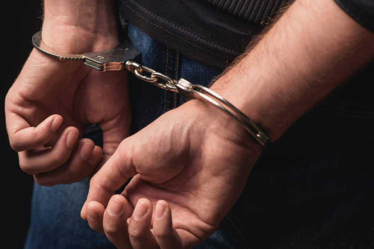 Elfogta a rendőrség a Kossuth utcán balhézókat