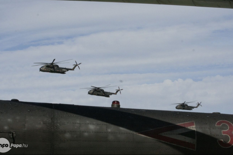 Katonai helikopterek zajára készüljön