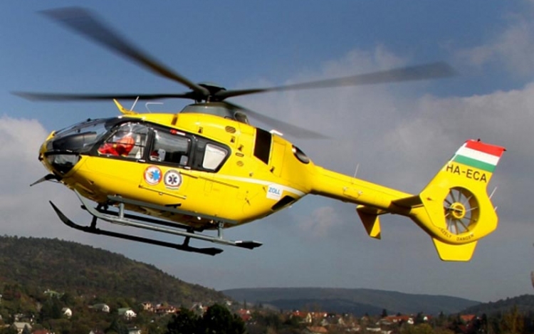 Lezuhant egy férfi a Somlói vár faláról - Mentőhelikopter szállította el