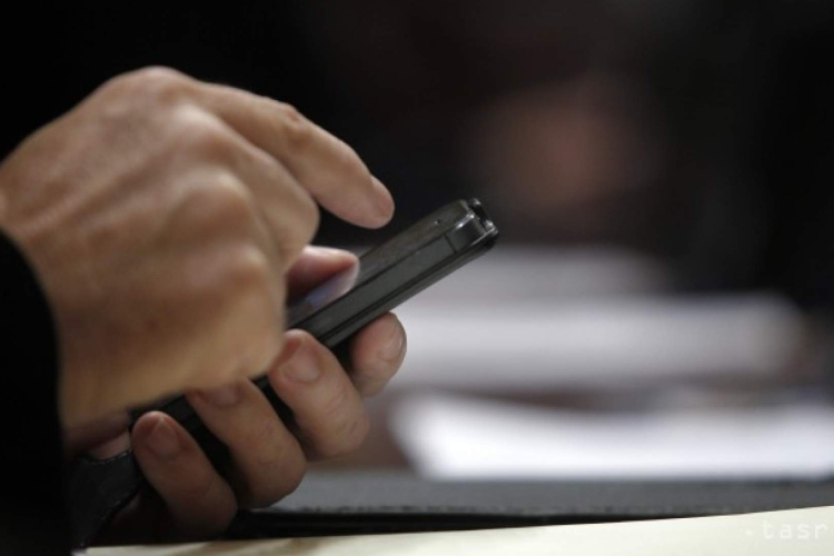 Újabb trükköt eszeltek ki a csalók, egy pápai hölgyet is felhívtak a módszerrel!