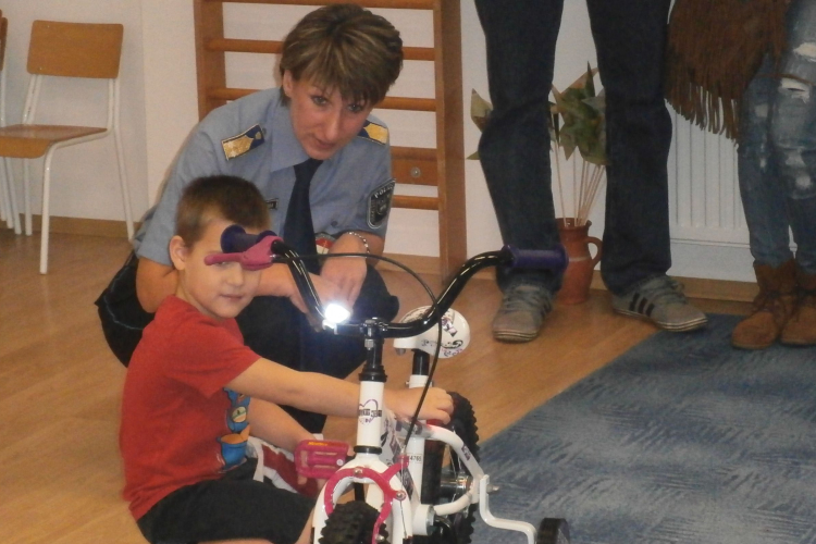 Biciklit kaptak ajándékba az ovisok