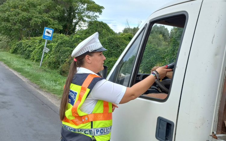 Folytatódik a rendőrségi razzia az utakon