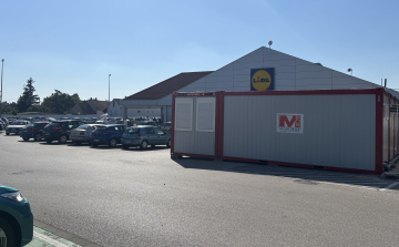 Felújítás miatt két hétre bezár a pápai Lidl