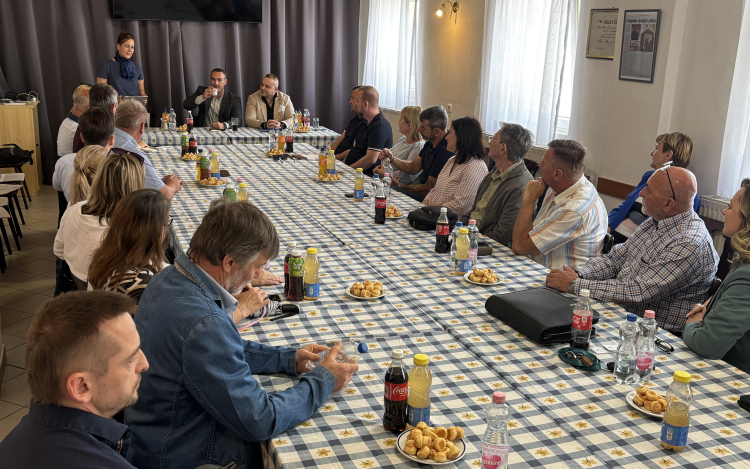 Vállalkozói fórumot tartott a Pápa és Térsége Ipartestület Ujvári Szilvia országgyűlési képviselővel