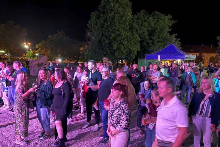 Pápai Cicege és Borfesztivál - Péntek - 2025