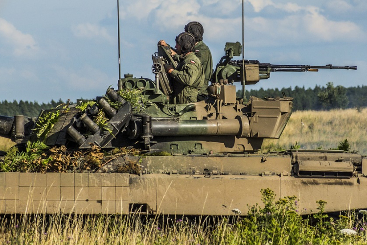 Orosz tankokat és páncélozott járműveket kapott Szerbia