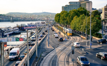 Autót venne Magyarországon 2026-ban, a kamatok most írják a szabályokat