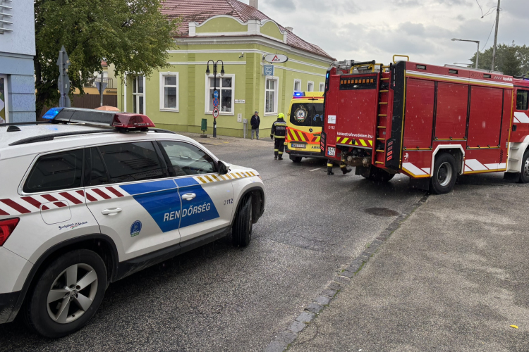 Kerítésnek csapódott egy autó a Böröczky dombon