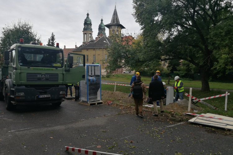 Hamarosan használható lesz az elektromos töltőállomás a várkerti parkolóban