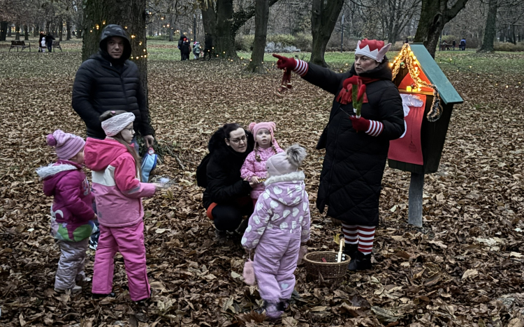 Életre keltek a manók a Várkertben – varázslatos családi est Pápán