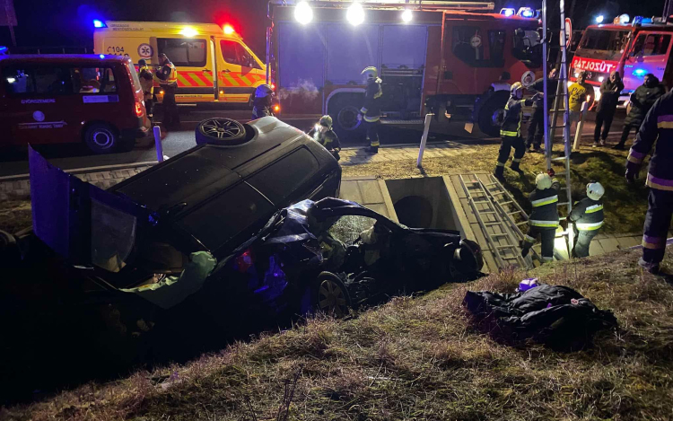 Hárman súlyosan megsérültek a tegnap délutáni balesetben