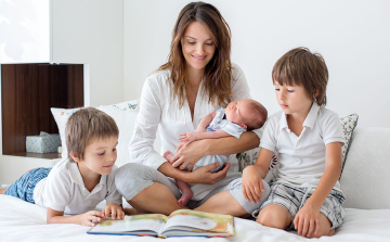 Hasznos és gyakorlati információkat ad a NAV a háromgyermekes anyák adókedvezményének érvényesítéséhez