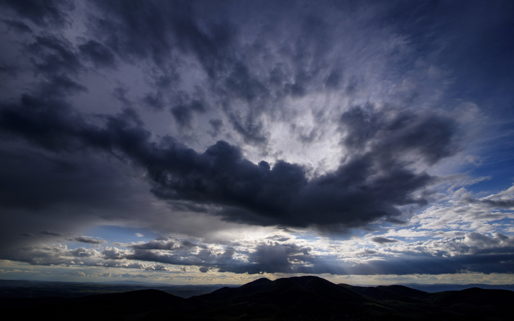 Borult, párás, de enyhe idő várható december első hetében