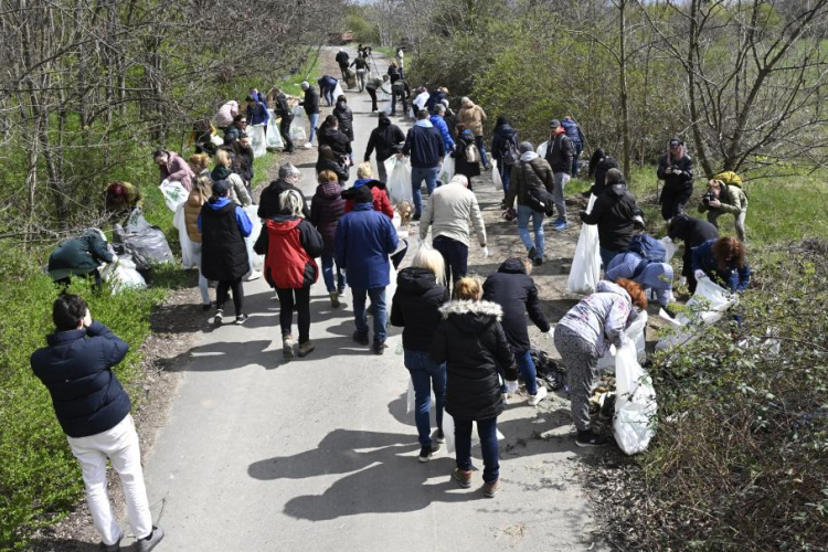 TeSzedd! A város több pontján tartanak szemétszedési akciót