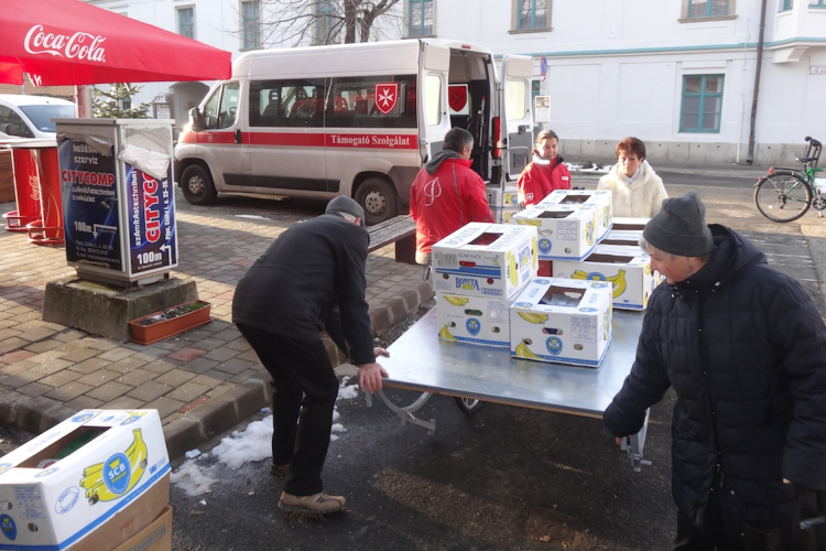 Többszáz nyugdíjas ünnepét tették szebbé