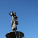 Felavatták a korsós lányt ábrázoló szobrot
