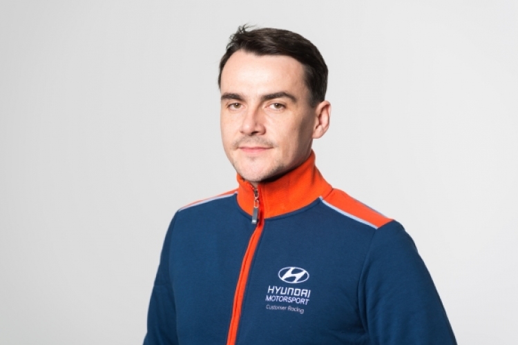 Michelisz Norbert gyorsan kiismerte új autóját