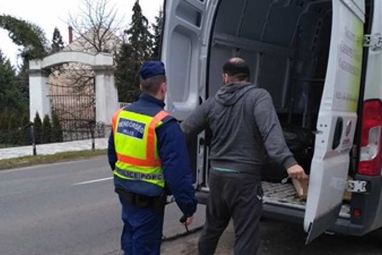 Közlekedési akció Pápán