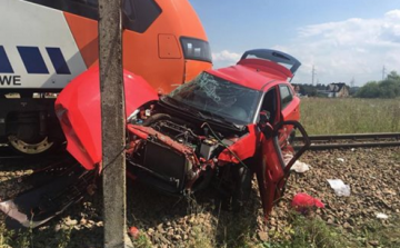 Meghalt a síneken rekedt a tanulóvezető, az oktató kiugrott a kocsiból