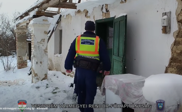 Borzasztó körülmények között élő időseknek segítettek a pápai rendőrök