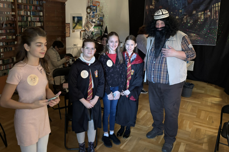 Varázslatos karácsonyváró program a könyvtárban