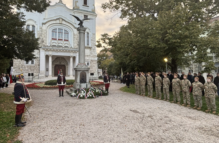 Az 1848-49-es forradalom és szabadságharc megtorlásának áldozataira emlékeztek Pápán