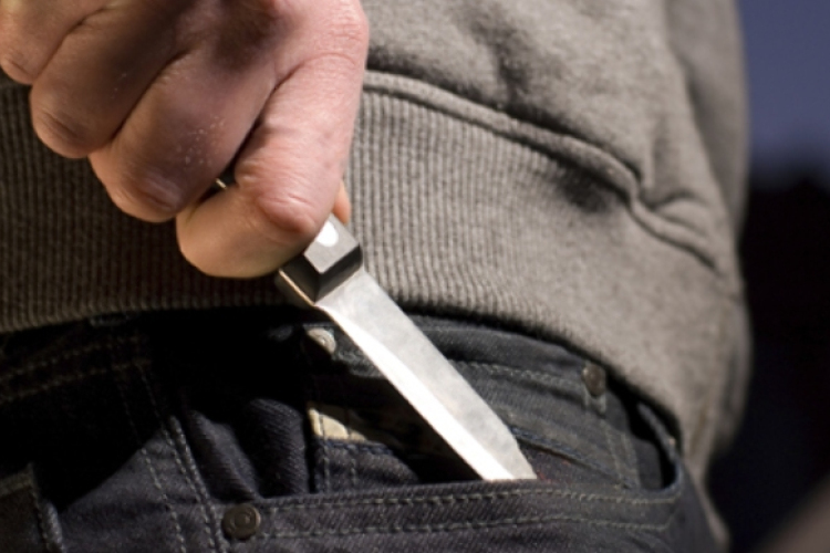 Nem történt késelés a Várkertben