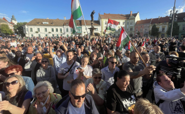 Magyar Péter Pápán: Napról-napra többen vagyunk