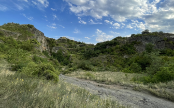 A Ság hegyen ragadt két ember, a tűzoltók hozták le őket 