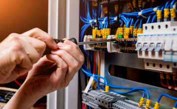 SOS villanyszerelő hibaelhárítás, ingyenes regisztrációval Pápán!