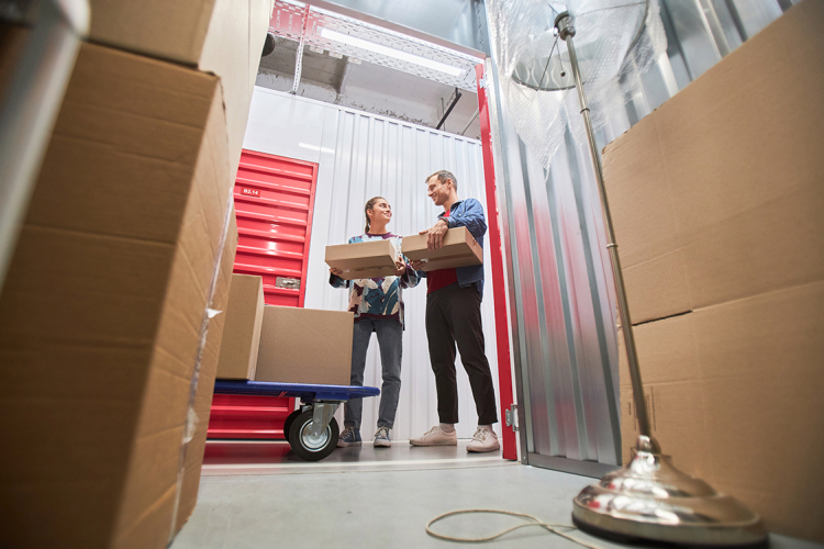 Bútorok raktározása okosan – buktatók és bevált megoldások