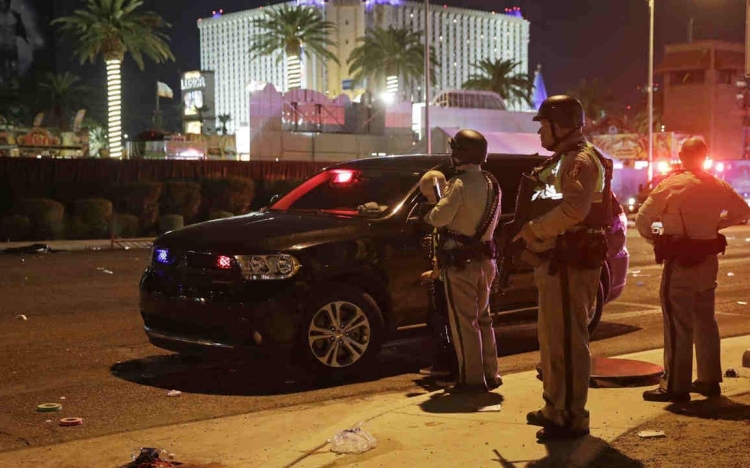 Még tovább nőtt a Las Vegas-i lövöldözés halálos áldozatainak száma